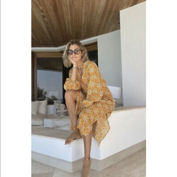 ✅SOLD✅Zara printed midi dress - Picture 6 of 16